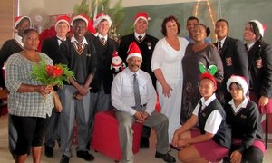 Vroee Kersfees vir Huis Nuwe Hoop se kinders